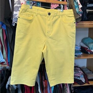 Christopher & Bank’s Skimmer Capri’s Size 16 Yellow (NWT)